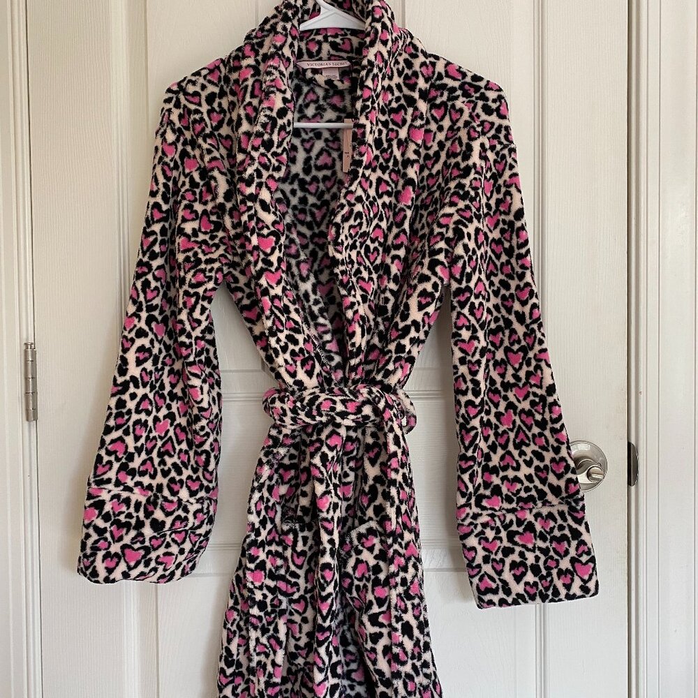 Victoria's Secret Women's Plush Robe, Pink Leopard Heart Print, size XS/S NWT